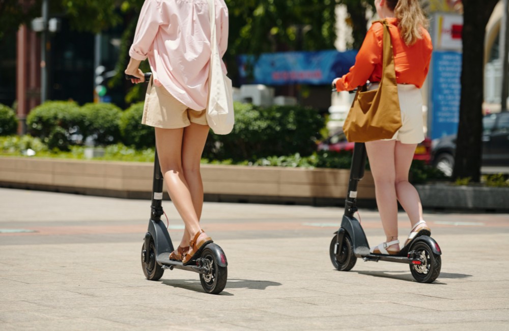 Ongeluk met een elektrische step: kun je een schadevergoeding krijgen?
